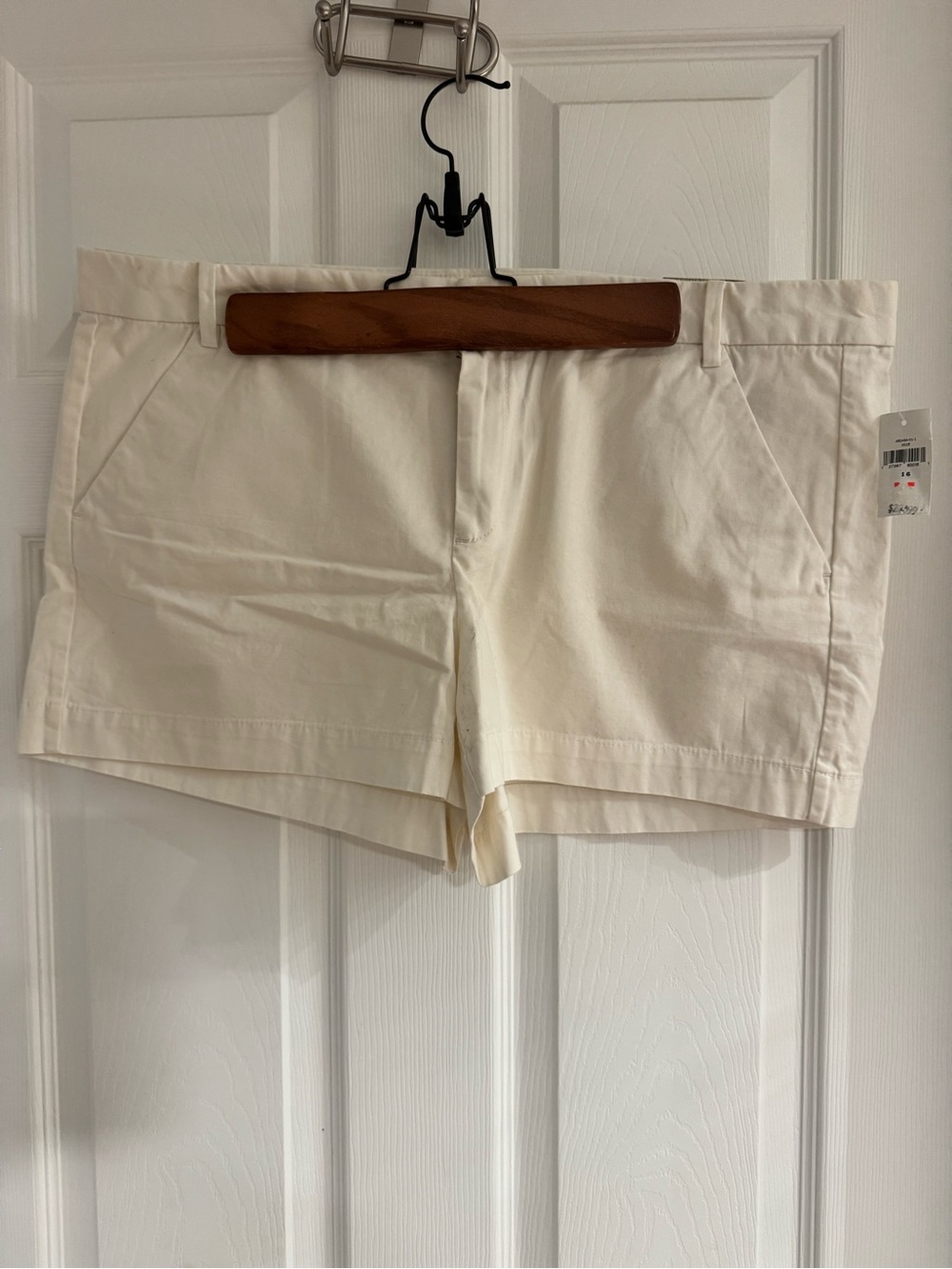 Gap Classic White Women's Cotton Shorts